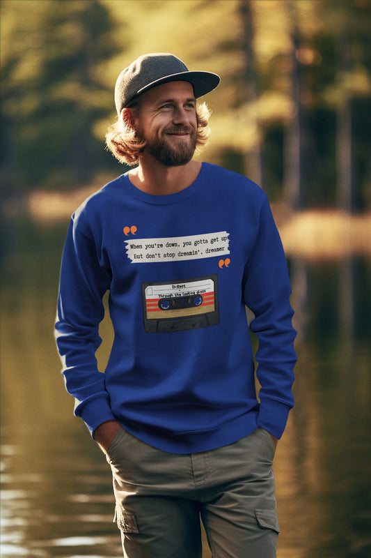 Zet je favoriete songtekst op een sweater in de kleur van jouw keuze! Zoals deze Di-Rect. 100% biologisch katoen - Kleur: Worker Blue