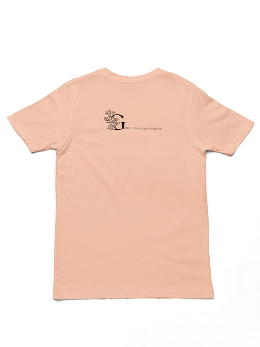 Good Thoughts Centre T-shirt - Achterzijde: Logo. Kleur: Fraiche Peche