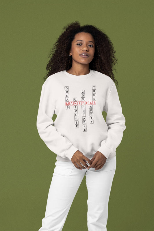 Good Thoughts Centre Sweater - Voorzijde: Scrabble manifesteren (Engels). Kleur: Off White