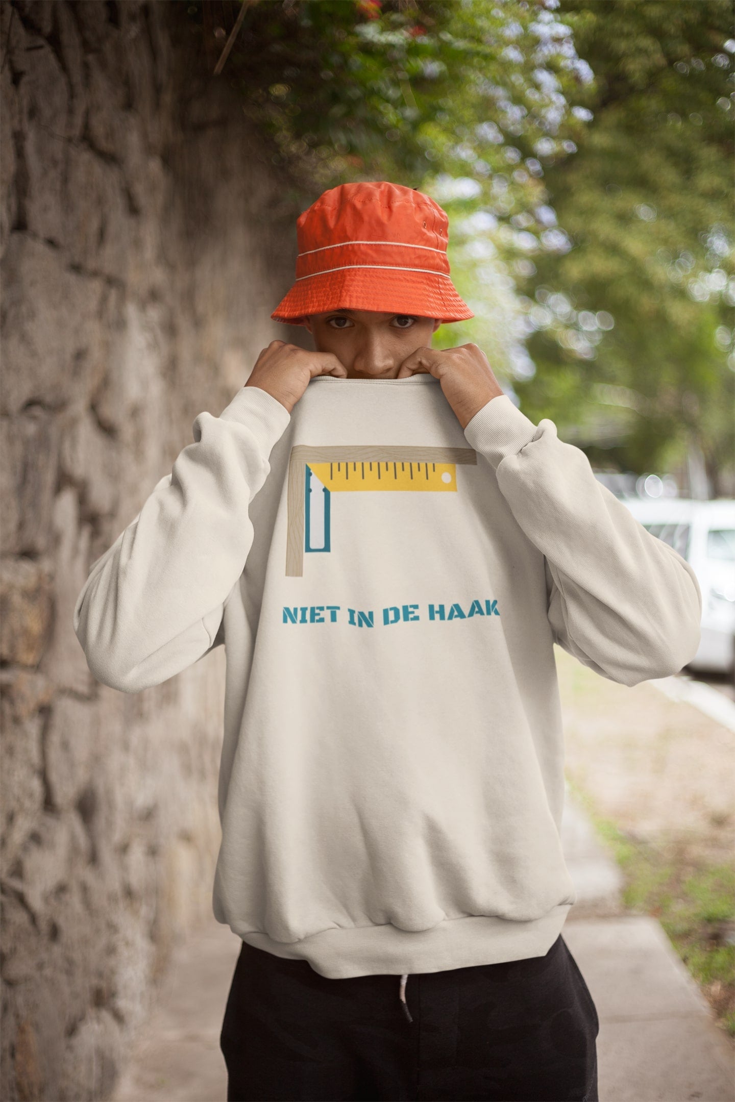 Sweater die "niet in de haak is", maar wél van 100% biologisch katoen. Kleur: Natural Raw