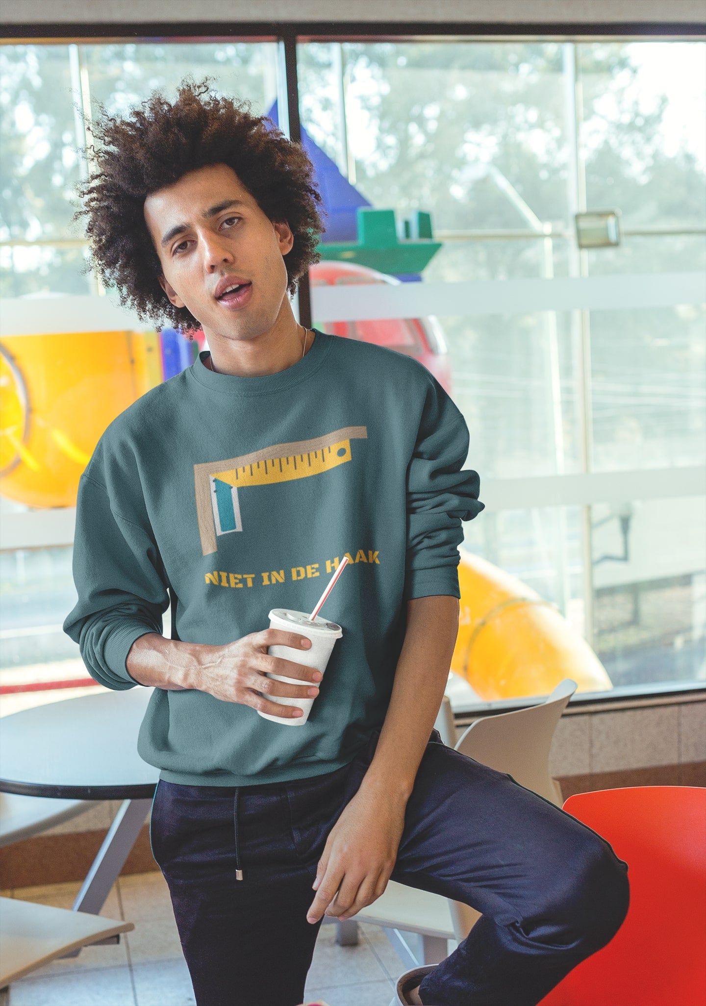 Sweater die "niet in de haak is", maar wél van 100% biologisch katoen. Kleur: Stargazer