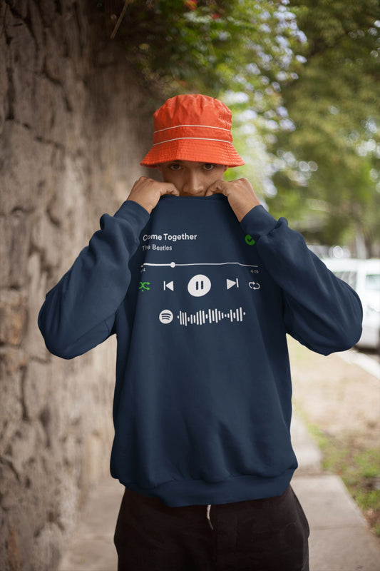 Spotify Player shirt van biologisch katoen met scanbare Spotify code! Welk nummer er wordt afgespeeld bepaal je natuurlijk helemaal zelf.
100% biologisch katoen. Kleur: French Navy