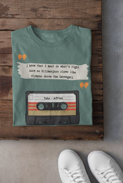 Zet je favoriete songtekst op je eigen shirt! 100% biologisch katoen - Kleur: Green Bay (Close Up)