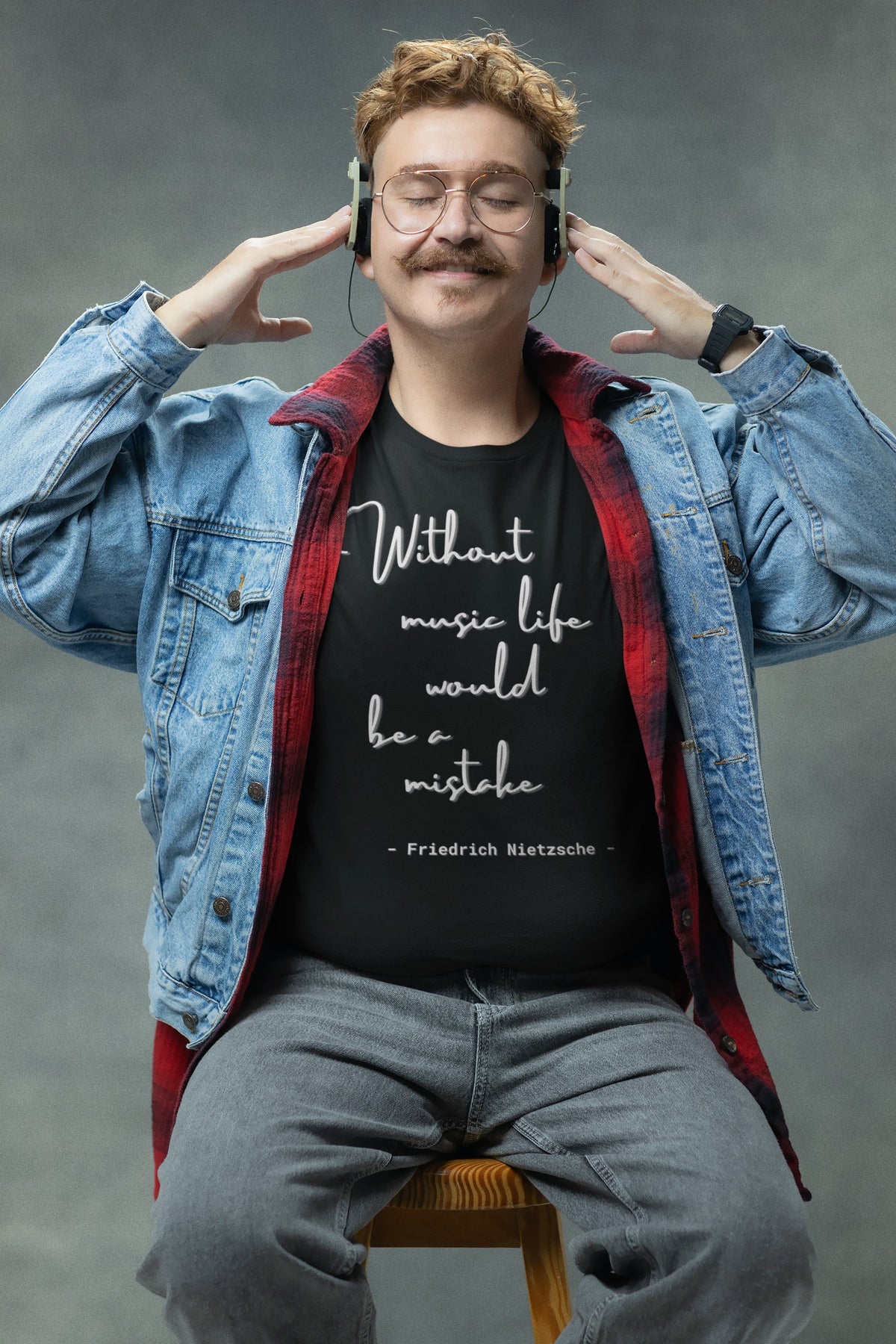 Without music life would be a mistake. Friedrich Nietzsche quote shirt, 100% biologisch katoen - Kleur: Black