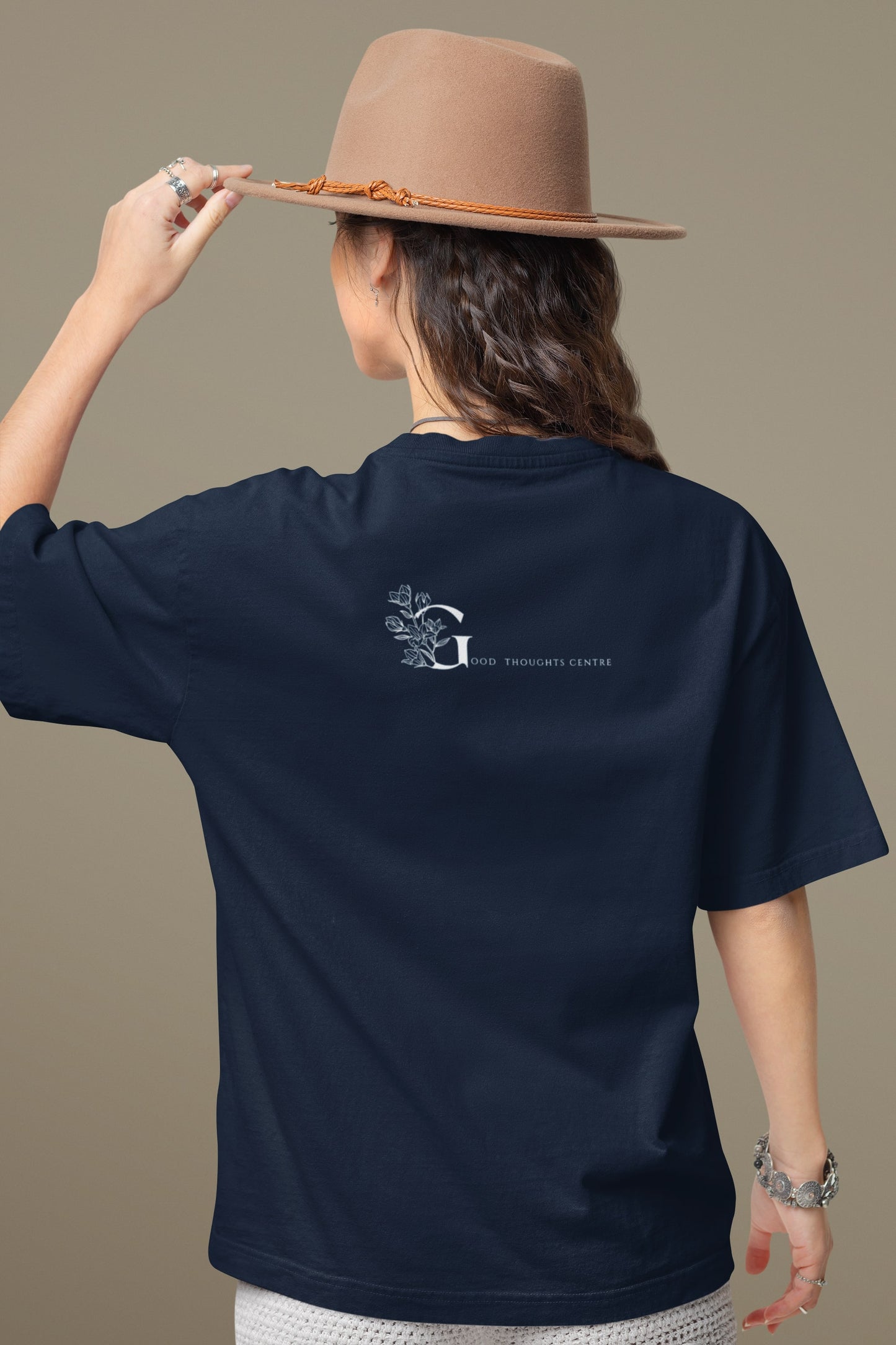 Good Thoughts Centre T-shirt - Achterzijde: Logo. Kleur: French Navy