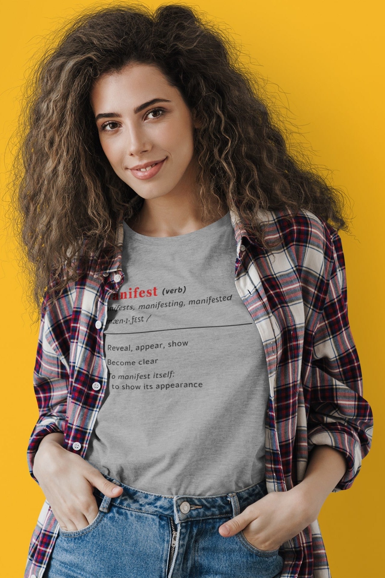 Good Thoughts Centre T-shirt - voorzijde: Definitie van manifesteren (Engels). Zonder logo. Kleur: Heather Grey