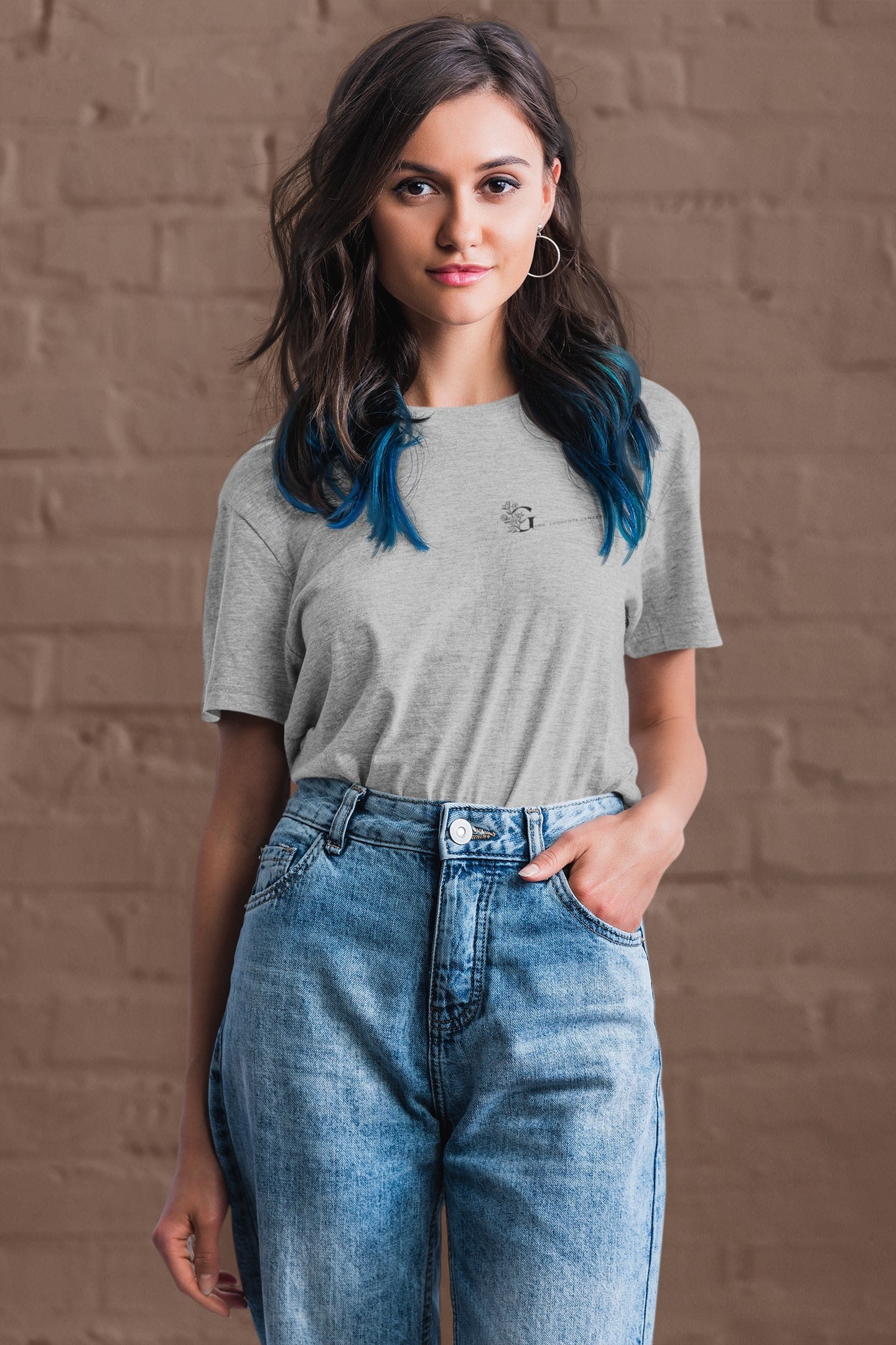 Good Thoughts Centre T-shirt - Voorzijde: logo. Kleur: Heather Grey