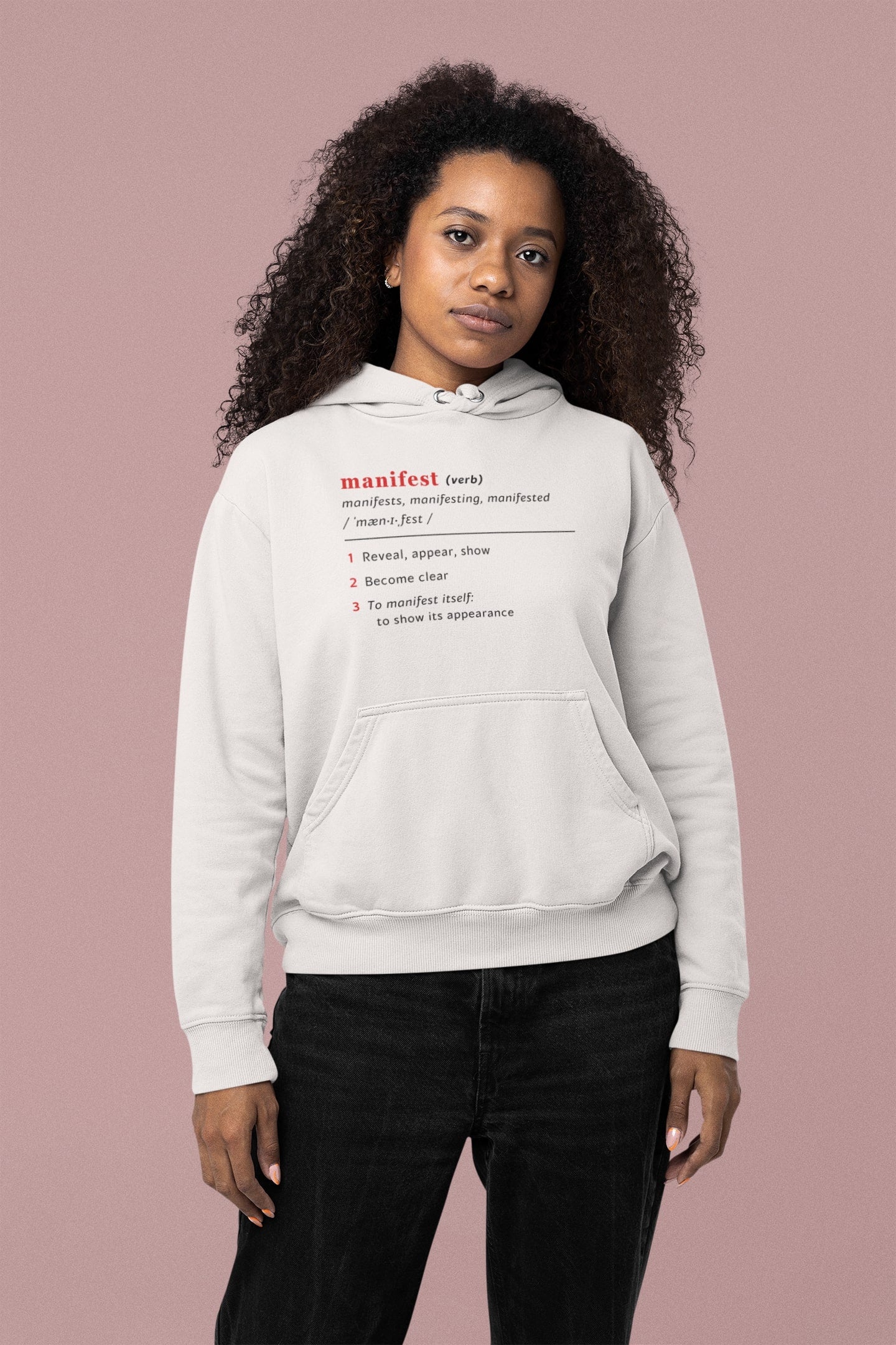 Good Thoughts Centre Hoodie - voorzijde: Definitie van manifesteren (Engels). Zonder logo. Kleur: Off White