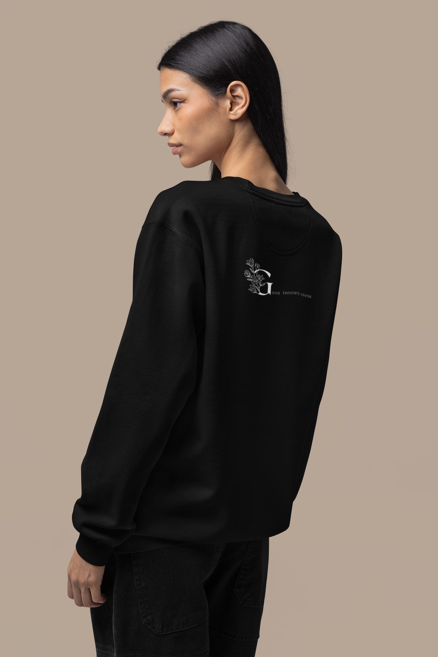 Good Thoughts Centre Sweater - Achterzijde: logo. Kleur: Black