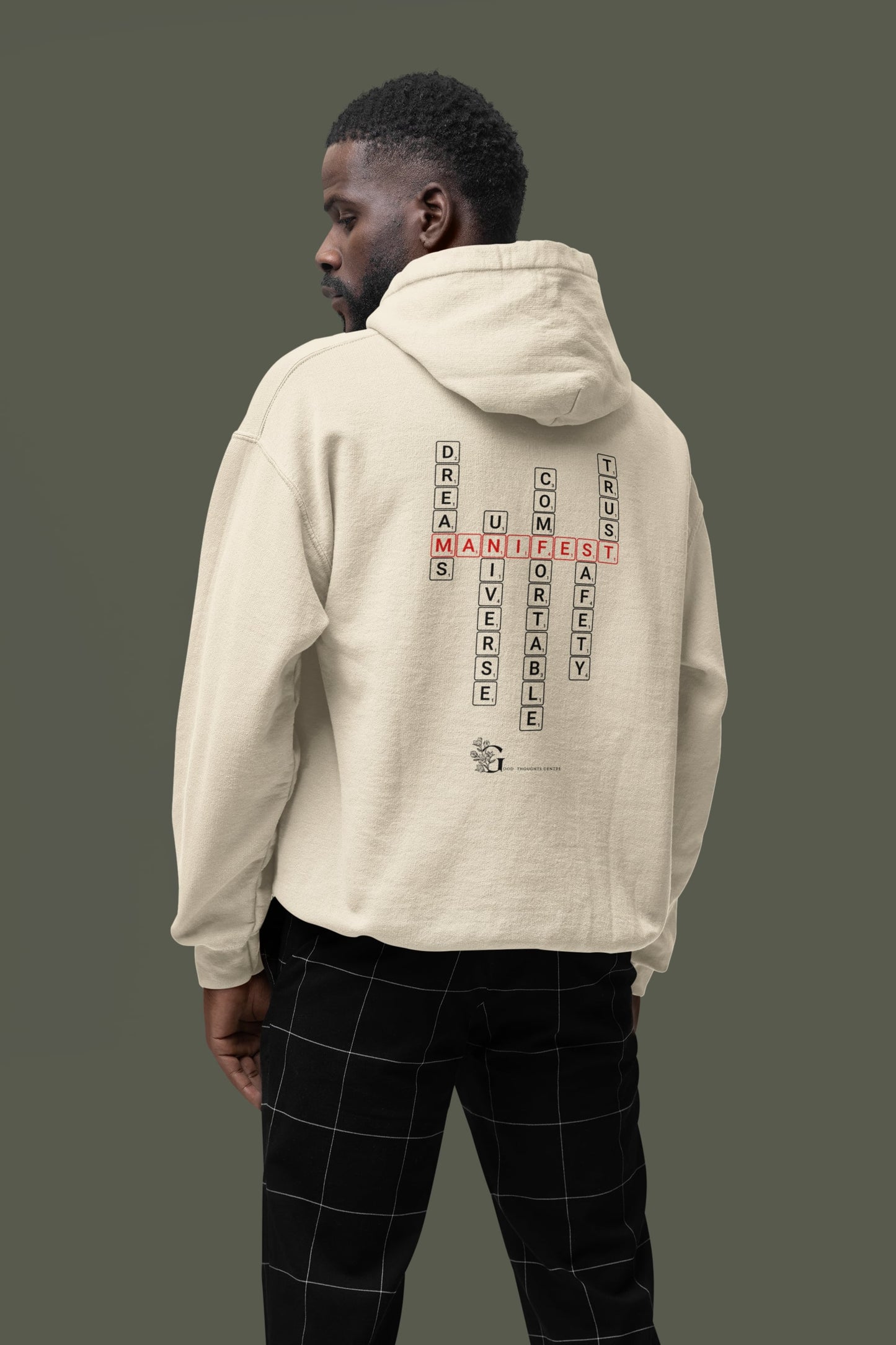 Good Thoughts Centre Sweater - Achterzijde: Scrabble manifesteren (Engels) & GTC logo. Kleur: Natural Raw