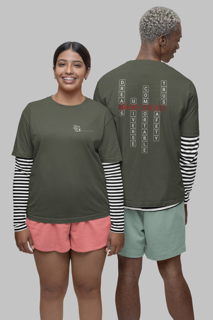 Good Thoughts Centre T-shirt - Voorzijde: GTC logo. Achterzijde: Scrabble manifesteren (Engels). Kleur: Khaki