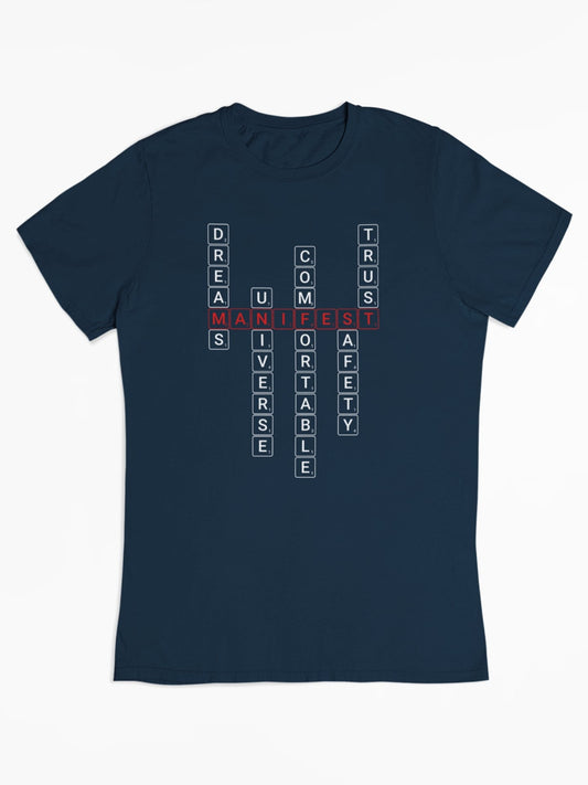 Good Thoughts Centre T-shirt - Voorzijde: Scrabble manifesteren (Engels). Kleur: French Navy